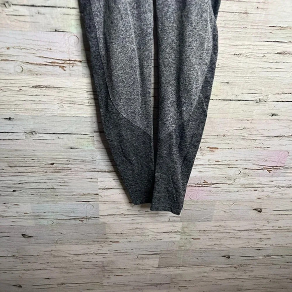 Gymshark  gray pink athletic work out leggings size small - Picture 2 of 7